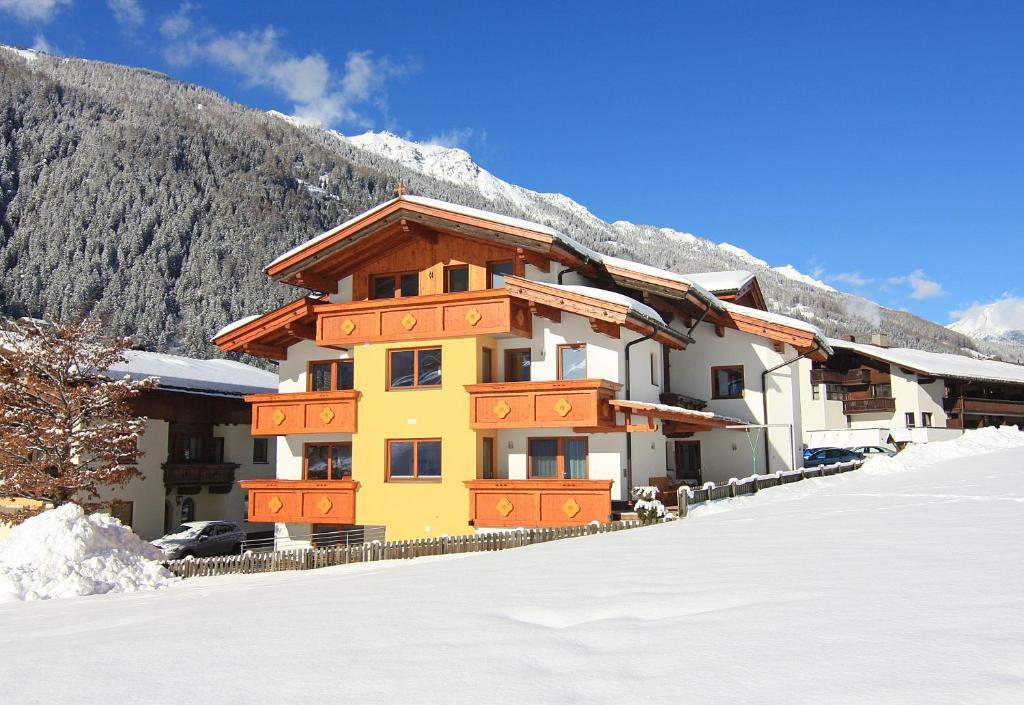 Haus Rosmarie Apartment Neustift im Stubaital Exterior photo